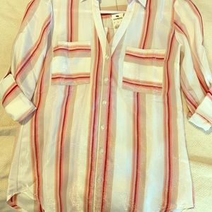 Express button down woman’s short / top brand new